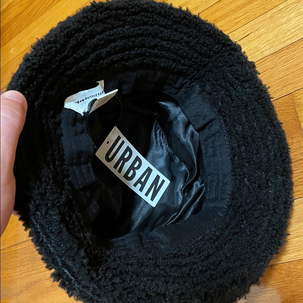 NWT Urban Outfitters Fuzzy Sherpa Black Bucket Hat Unisex (Brand New) - Picture 3 of 8